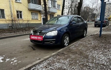 Volkswagen Jetta VI, 2010 год, 560 000 рублей, 2 фотография