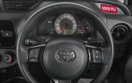 Toyota Vitz, 2019 год, 1 249 000 рублей, 15 фотография