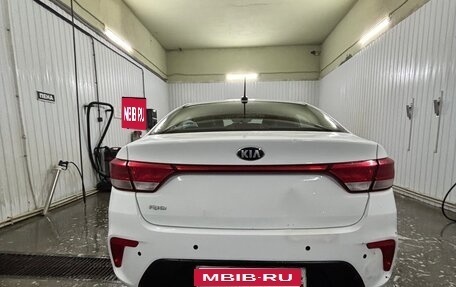 KIA Rio IV, 2018 год, 900 000 рублей, 1 фотография