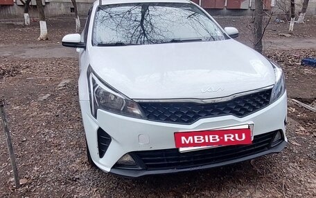 KIA Rio IV, 2021 год, 1 800 000 рублей, 2 фотография