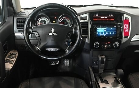 Mitsubishi Pajero IV, 2015 год, 3 020 000 рублей, 18 фотография