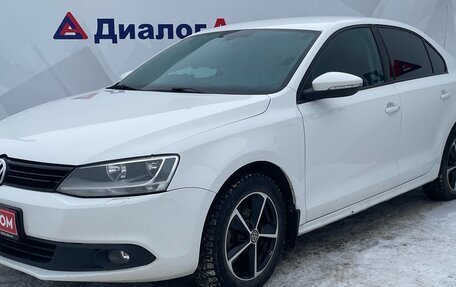 Volkswagen Jetta VI, 2011 год, 930 000 рублей, 3 фотография