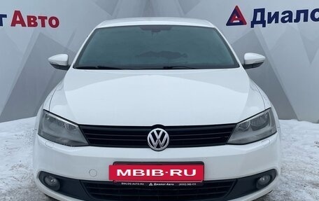 Volkswagen Jetta VI, 2011 год, 930 000 рублей, 2 фотография