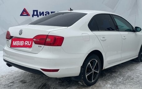 Volkswagen Jetta VI, 2011 год, 930 000 рублей, 6 фотография