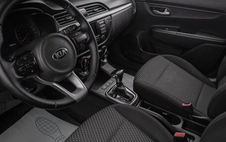 KIA Rio IV, 2018 год, 1 359 000 рублей, 8 фотография