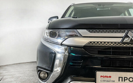 Mitsubishi Outlander III рестайлинг 3, 2020 год, 2 665 000 рублей, 16 фотография