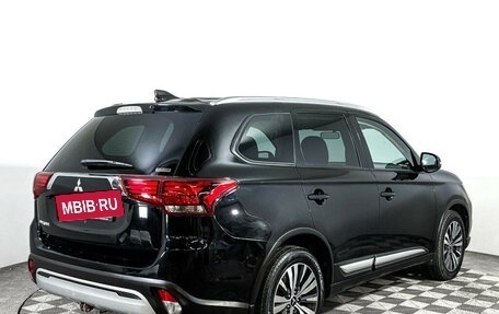 Mitsubishi Outlander III рестайлинг 3, 2020 год, 2 665 000 рублей, 5 фотография