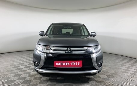 Mitsubishi Outlander III рестайлинг 3, 2018 год, 1 980 000 рублей, 2 фотография