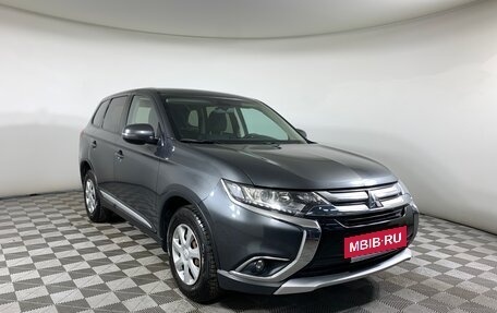 Mitsubishi Outlander III рестайлинг 3, 2018 год, 1 980 000 рублей, 3 фотография