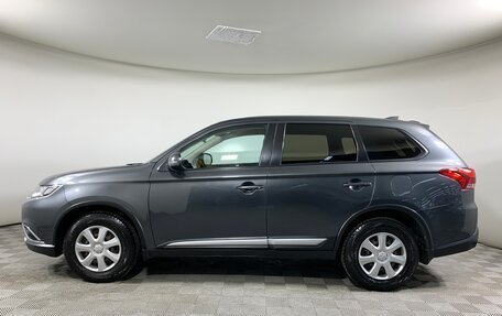 Mitsubishi Outlander III рестайлинг 3, 2018 год, 1 980 000 рублей, 8 фотография