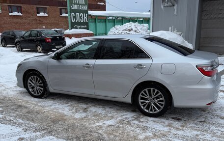 Toyota Camry, 2017 год, 2 350 000 рублей, 10 фотография