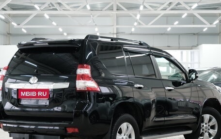 Toyota Land Cruiser Prado 150 рестайлинг 2, 2015 год, 3 749 000 рублей, 6 фотография