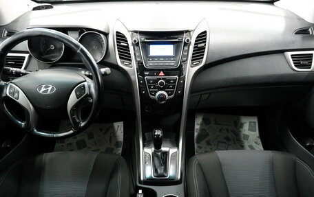 Hyundai i30 II рестайлинг, 2012 год, 999 000 рублей, 15 фотография