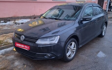 Volkswagen Jetta VI, 2011 год, 680 000 рублей, 4 фотография