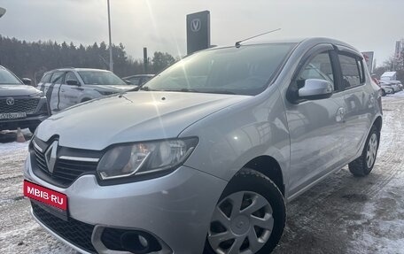 Renault Sandero II рестайлинг, 2015 год, 795 000 рублей, 1 фотография