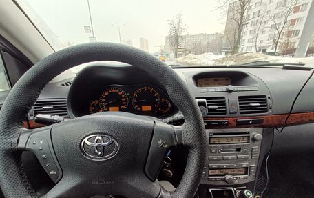 Toyota Avensis III рестайлинг, 2004 год, 730 000 рублей, 2 фотография