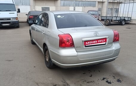 Toyota Avensis III рестайлинг, 2004 год, 730 000 рублей, 3 фотография