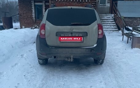 Renault Duster I рестайлинг, 2015 год, 800 000 рублей, 2 фотография