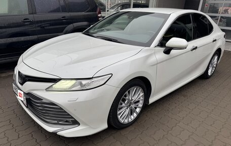 Toyota Camry, 2020 год, 3 070 000 рублей, 2 фотография