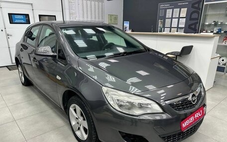 Opel Astra J, 2010 год, 799 000 рублей, 3 фотография