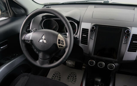 Mitsubishi Outlander III рестайлинг 3, 2008 год, 989 000 рублей, 9 фотография