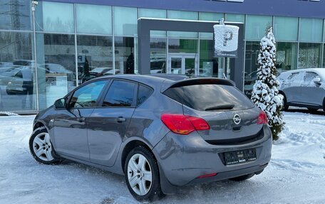 Opel Astra J, 2010 год, 690 000 рублей, 2 фотография