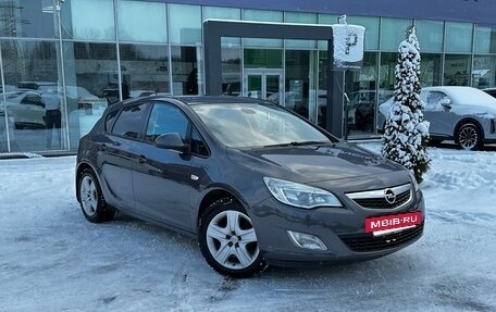 Opel Astra J, 2010 год, 690 000 рублей, 3 фотография