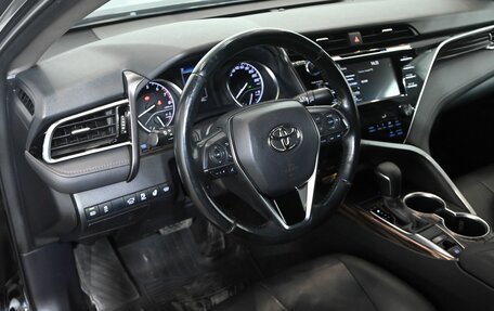 Toyota Camry, 2019 год, 2 870 000 рублей, 17 фотография