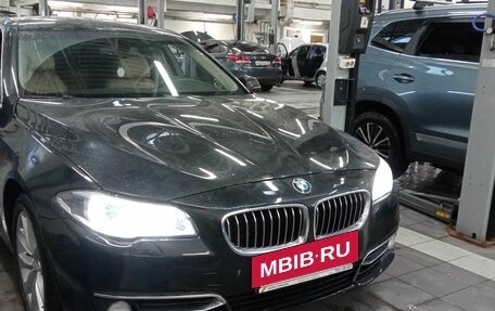 BMW 5 серия, 2016 год, 2 400 000 рублей, 2 фотография