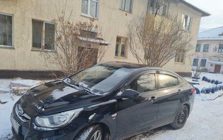 Hyundai Solaris II рестайлинг, 2011 год, 700 000 рублей, 3 фотография