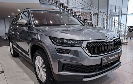 Skoda Kodiaq I, 2025 год, 4 950 000 рублей, 3 фотография