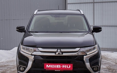 Mitsubishi Outlander III рестайлинг 3, 2015 год, 2 330 000 рублей, 2 фотография