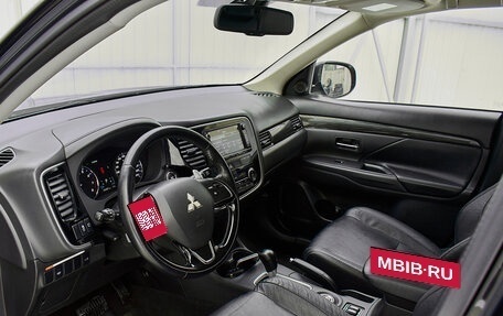 Mitsubishi Outlander III рестайлинг 3, 2015 год, 2 330 000 рублей, 9 фотография