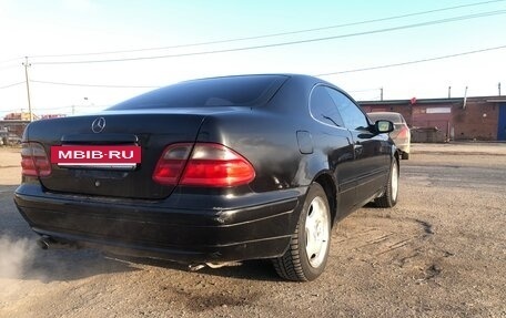 Mercedes-Benz CLK-Класс, 2001 год, 500 000 рублей, 3 фотография