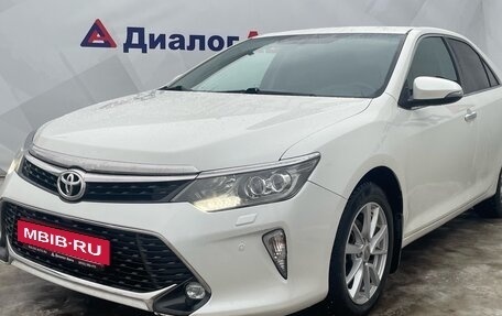 Toyota Camry, 2017 год, 2 360 000 рублей, 3 фотография