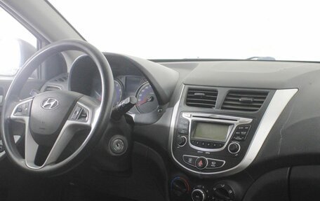 Hyundai Solaris II рестайлинг, 2013 год, 575 000 рублей, 9 фотография