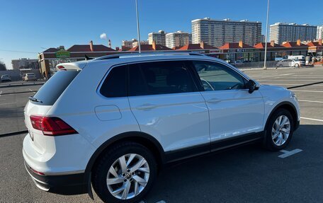 Volkswagen Tiguan II, 2021 год, 3 170 000 рублей, 4 фотография