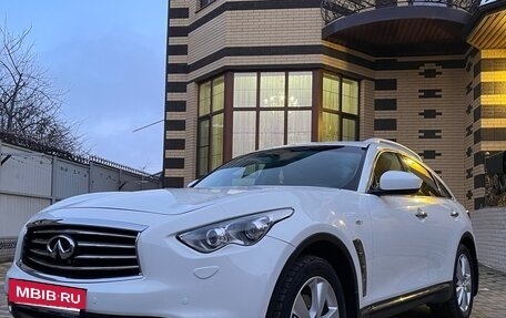 Infiniti FX II, 2013 год, 2 436 000 рублей, 10 фотография