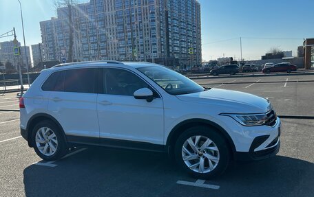 Volkswagen Tiguan II, 2021 год, 3 170 000 рублей, 5 фотография