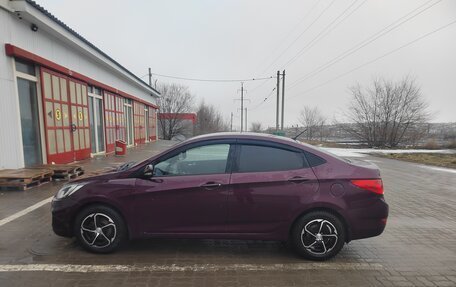 Hyundai Solaris II рестайлинг, 2011 год, 770 000 рублей, 5 фотография