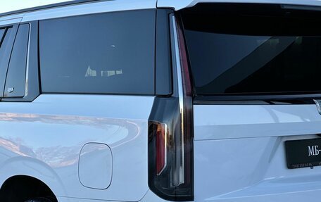 Cadillac Escalade V, 2023 год, 13 200 000 рублей, 12 фотография