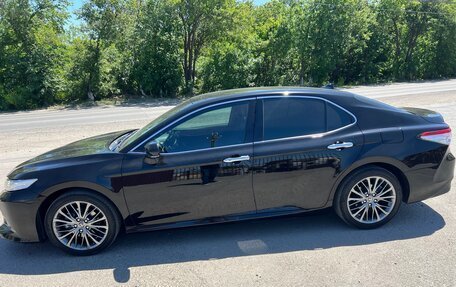 Toyota Camry, 2021 год, 3 550 000 рублей, 4 фотография