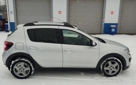 Renault Sandero II рестайлинг, 2015 год, 1 050 000 рублей, 12 фотография