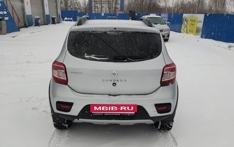 Renault Sandero II рестайлинг, 2015 год, 1 050 000 рублей, 2 фотография