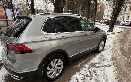 Volkswagen Tiguan II, 2020 год, 3 790 000 рублей, 4 фотография