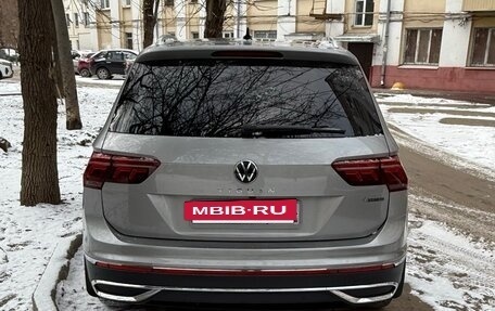 Volkswagen Tiguan II, 2020 год, 3 790 000 рублей, 3 фотография