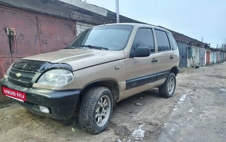 Chevrolet Niva I рестайлинг, 2004 год, 290 000 рублей, 4 фотография