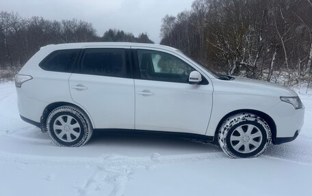 Mitsubishi Outlander III рестайлинг 3, 2013 год, 1 500 000 рублей, 5 фотография