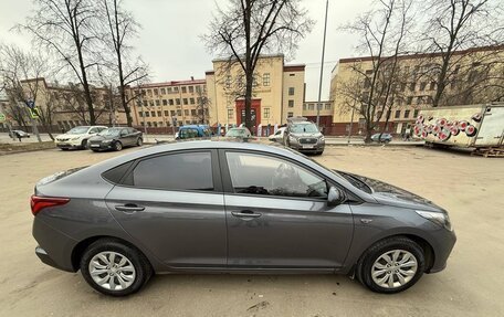 Hyundai Solaris II рестайлинг, 2021 год, 1 880 000 рублей, 7 фотография