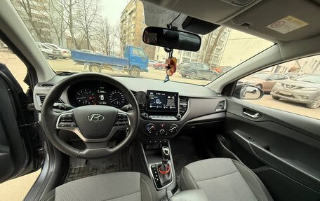 Hyundai Solaris II рестайлинг, 2021 год, 1 880 000 рублей, 17 фотография